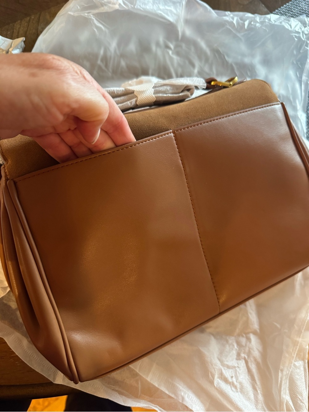 Suede Shoulder Bag in Tan - Classic Women’s Handbag- brand new , never used! - Picture 5 of 11